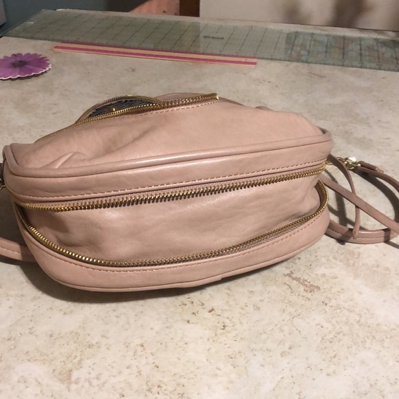 Cross body purse, She & Lo tan with gold trim included metallic studs. - Picture 5 of 10